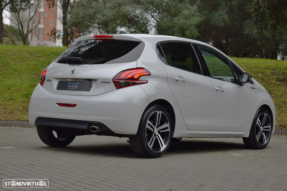 Peugeot 208 1.2 PureTech GT Line - 4