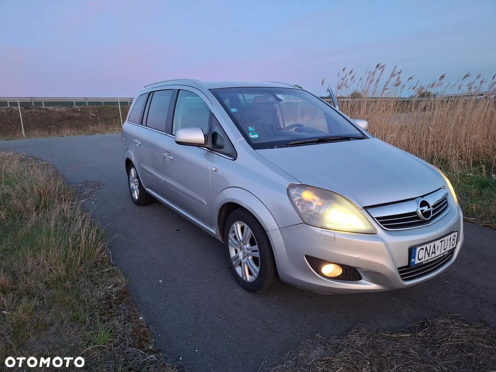 Opel Zafira 1.8 Easytronic Cosmo - 2