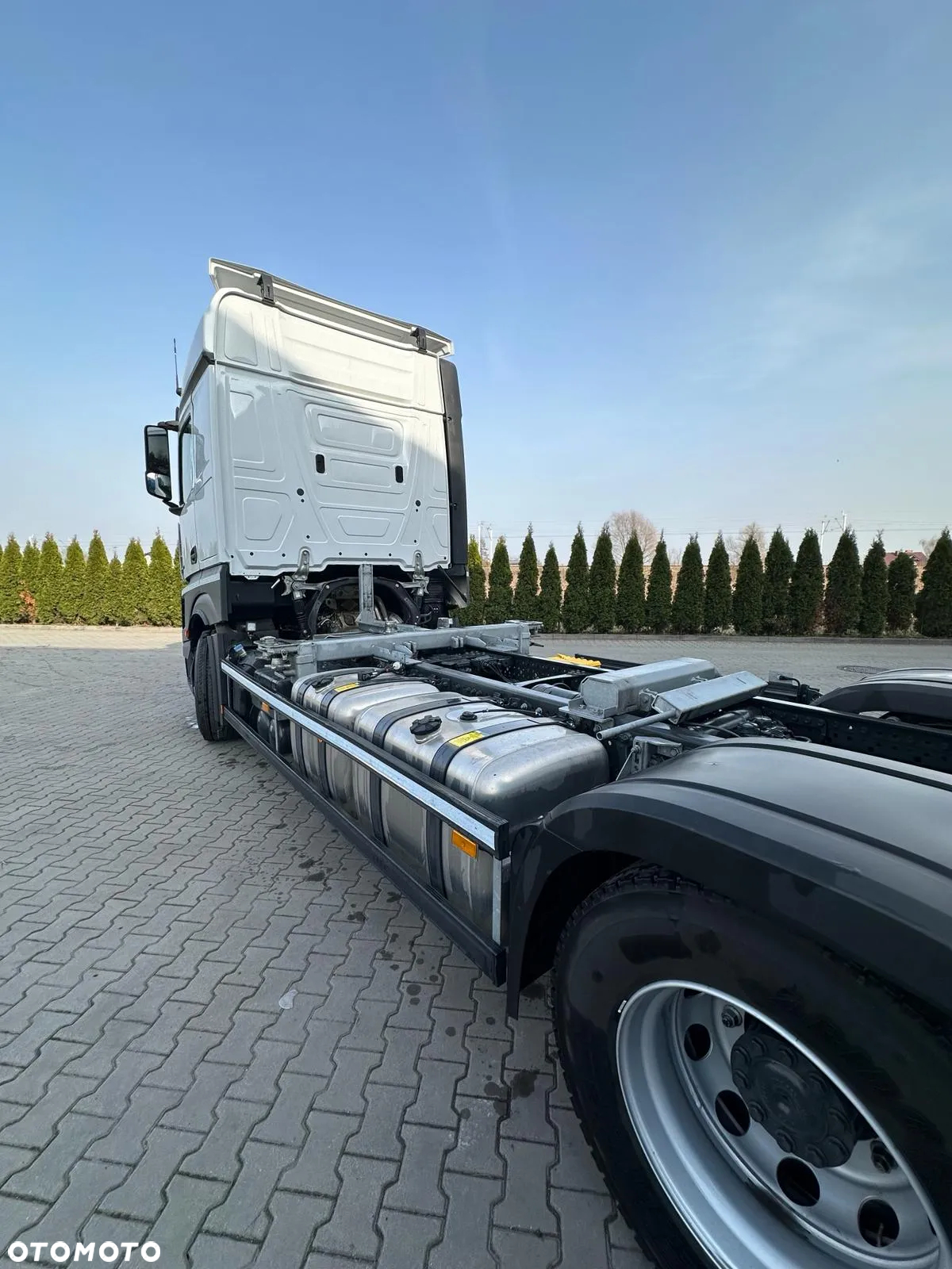 Mercedes-Benz 2545 - 13