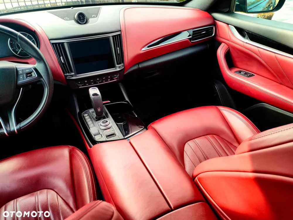 Maserati Levante Essence - 8