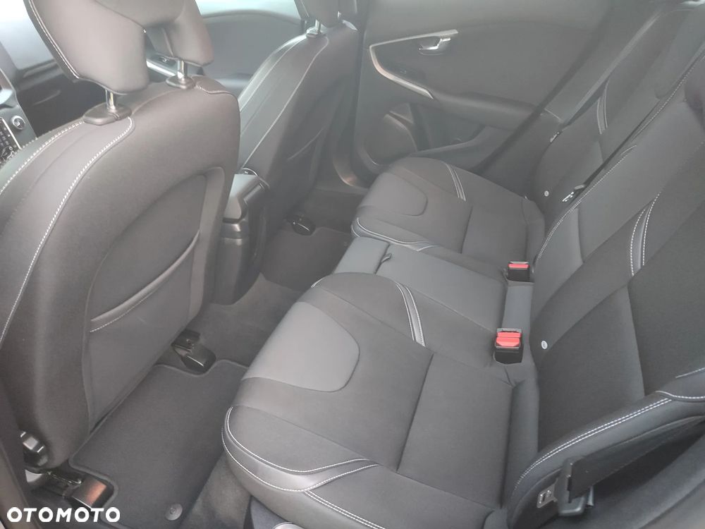 Volvo V40 D4 Drive-E Momentum - 23