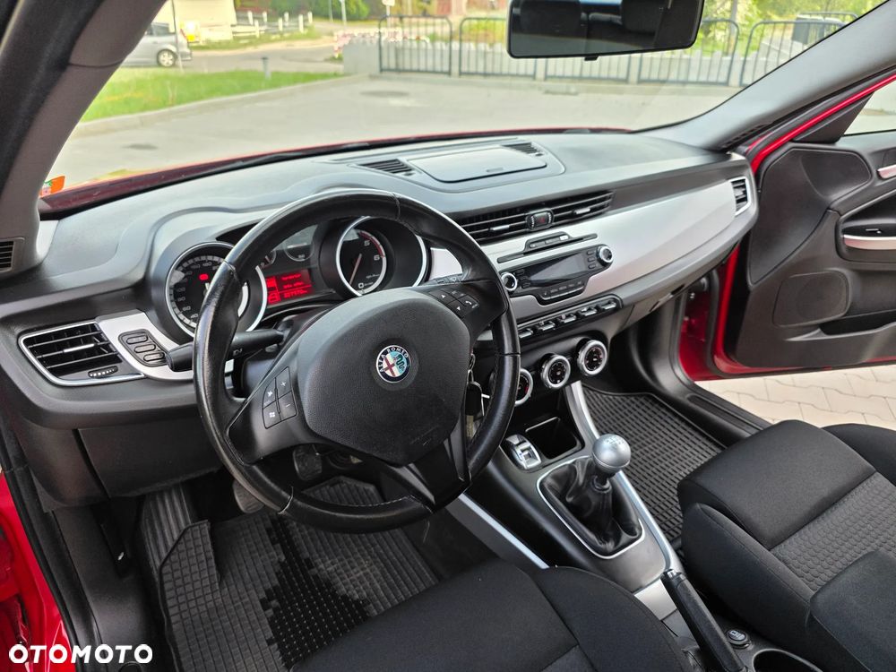 Alfa Romeo Giulietta 1.6 JTDM 16V - 11
