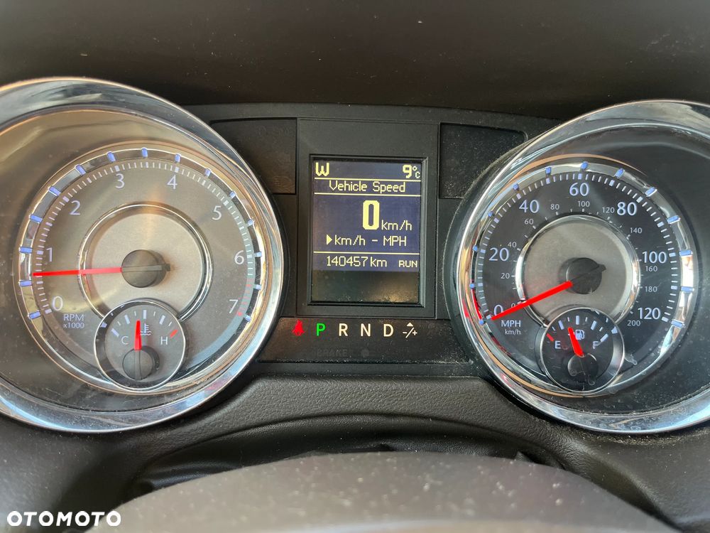 Chrysler Town & Country 3.6 Limited - 28