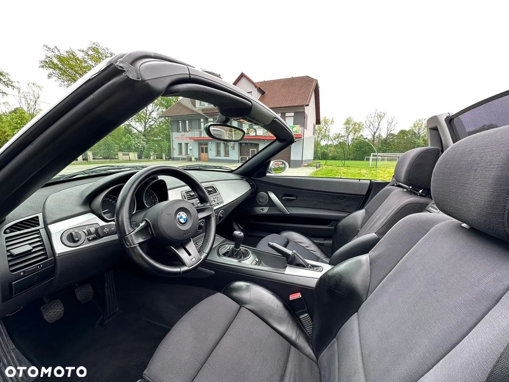 BMW Z4 2.2i - 16