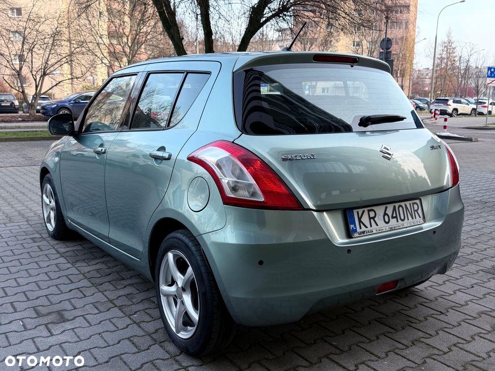 Suzuki Swift 1.2 Premium - 4