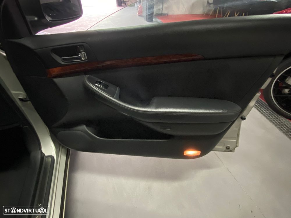 Toyota Avensis LB 2.0 D-4D Sol S/GPS - 18