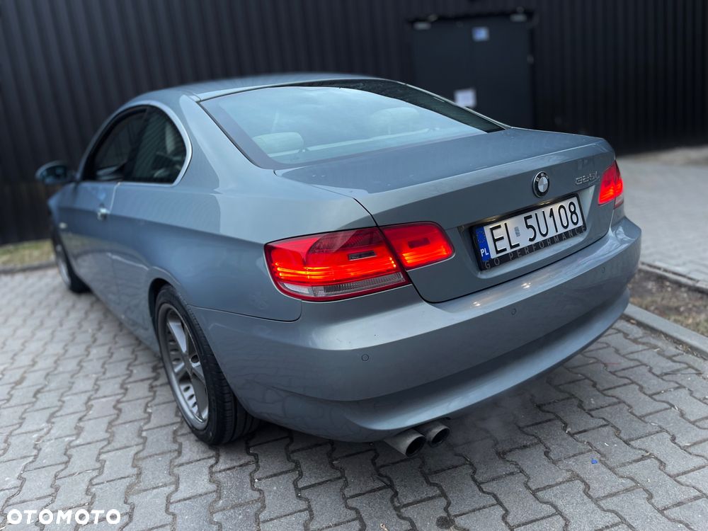 BMW Seria 3 325i M Sport Edition - 22