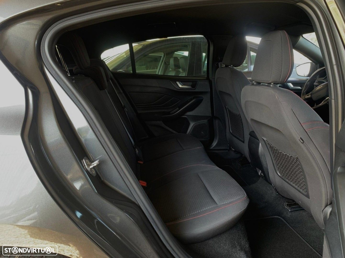 Ford Focus 1.5 TDCi EcoBlue ST-Line - 14