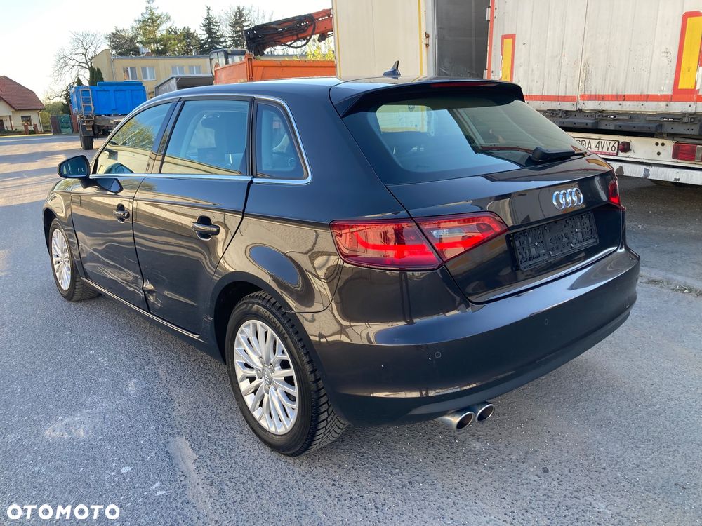 Audi A3 Sportback 2.0 TDI S tronic sport - 2