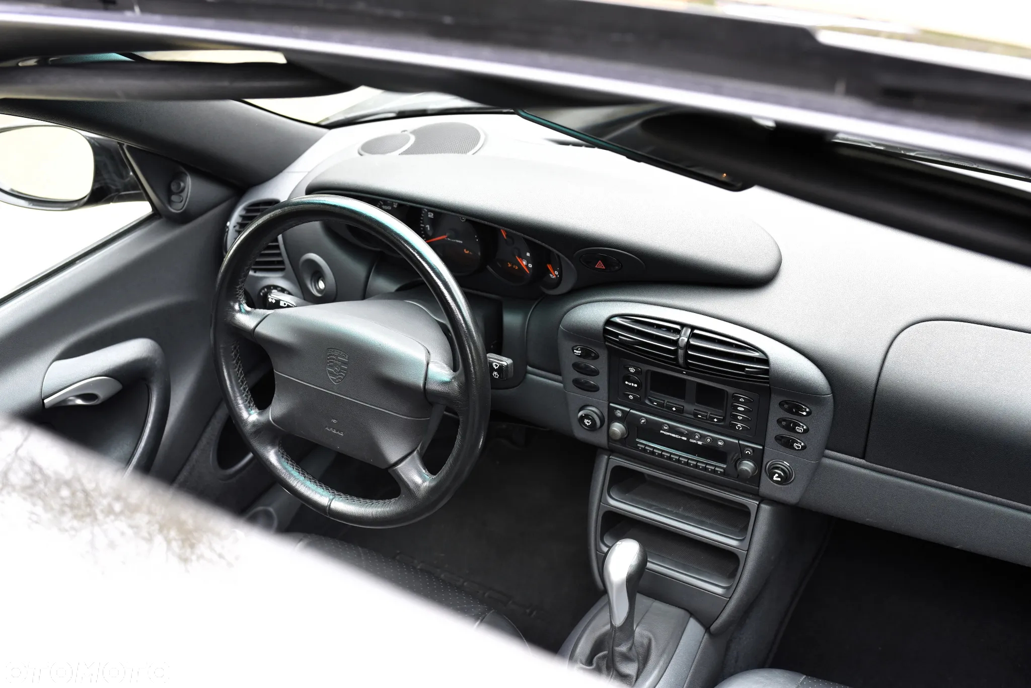 Porsche 911 Carrera 4 - 35