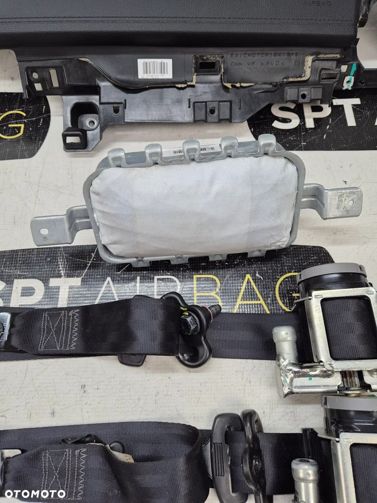MG ZS PRZED LIFT DESKA ROZDZIELCZA KONSOLA KOKPIT PULPIT PODUSZKI AIRBAG AIR BAG PASY KIT SET - 8