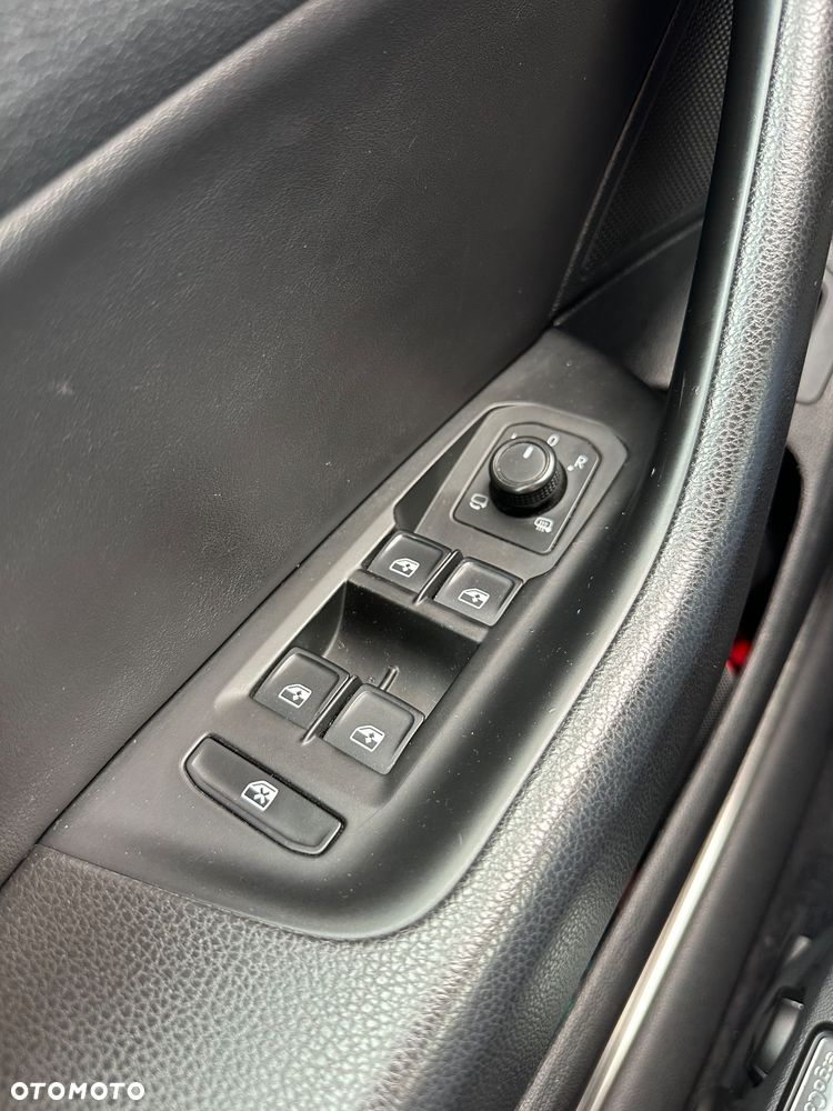 Volkswagen Arteon 2.0 TDI SCR R-Line DSG - 36