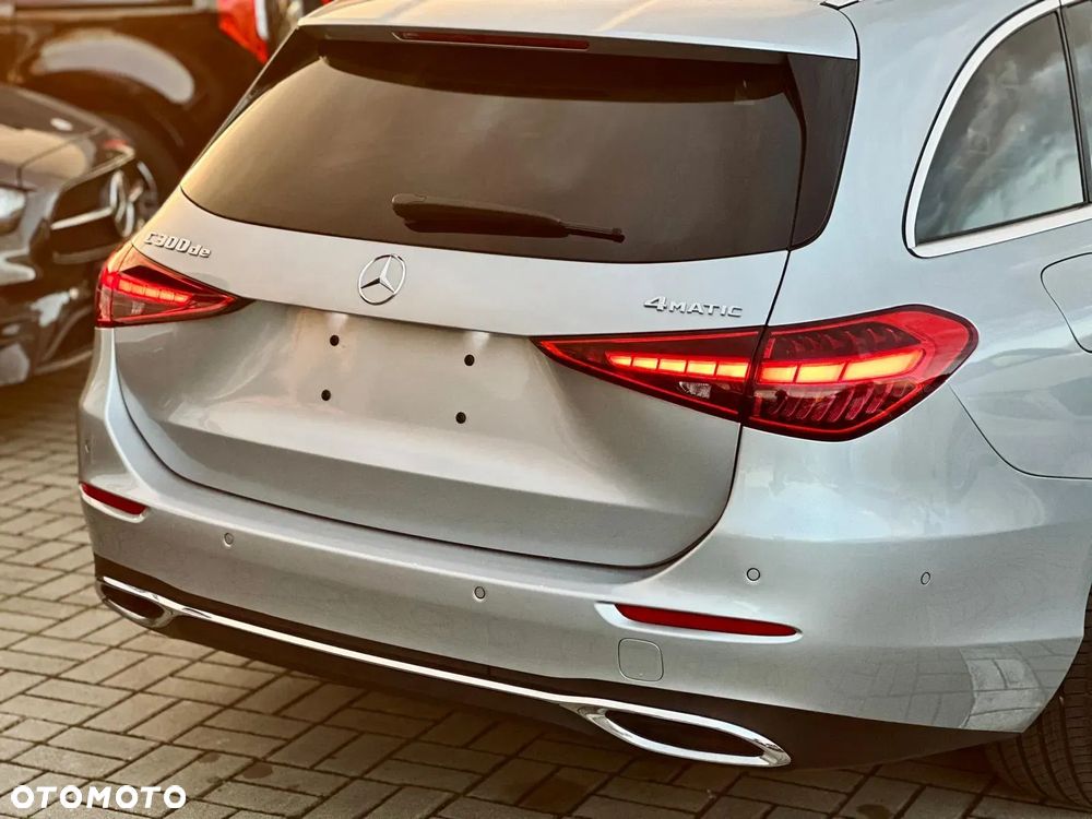 Mercedes-Benz Klasa C 300 de PHEV 4-Matic Avantgarde - 35