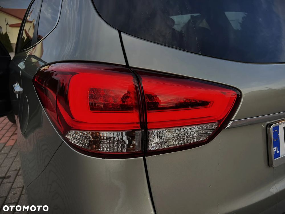 Kia Carens 1.7 CRDi S 7os - 36