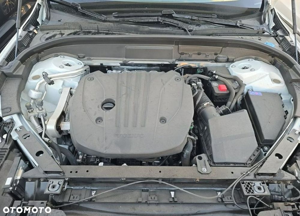 Volvo XC 60 B5 AWD Plus Dark - 12