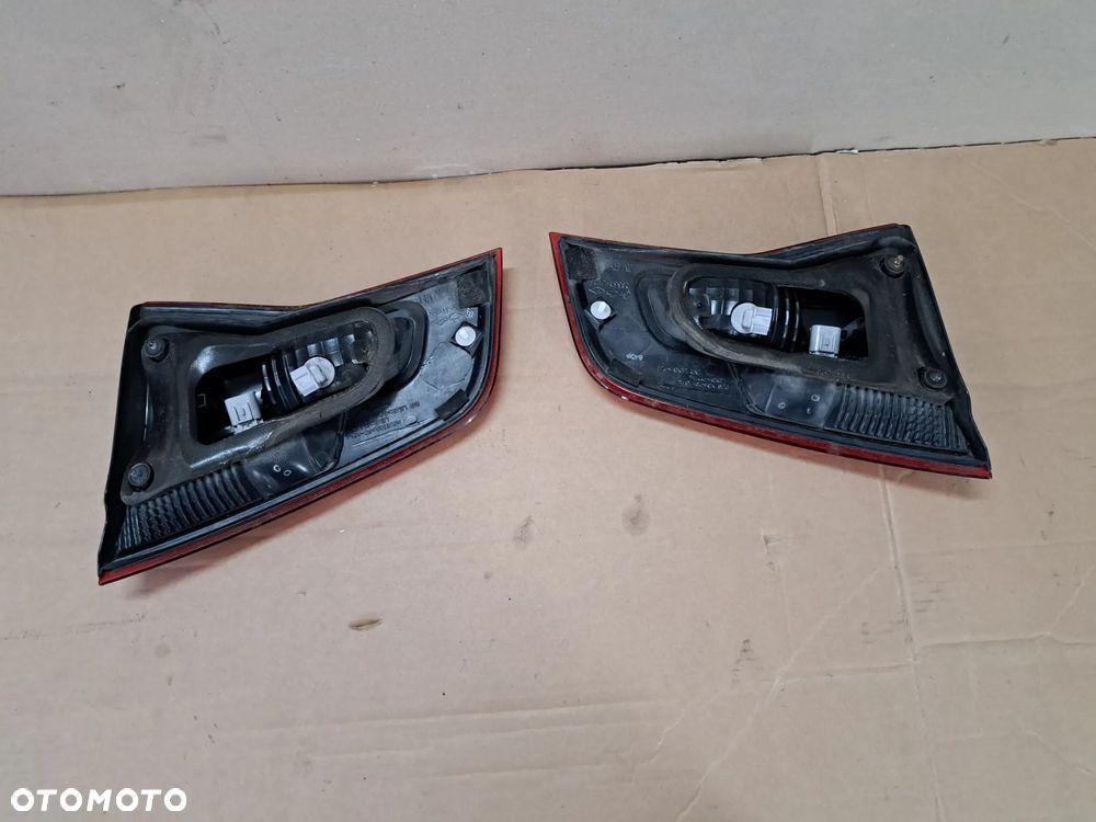 Renault Koleos I lampa w klape prawa - 2