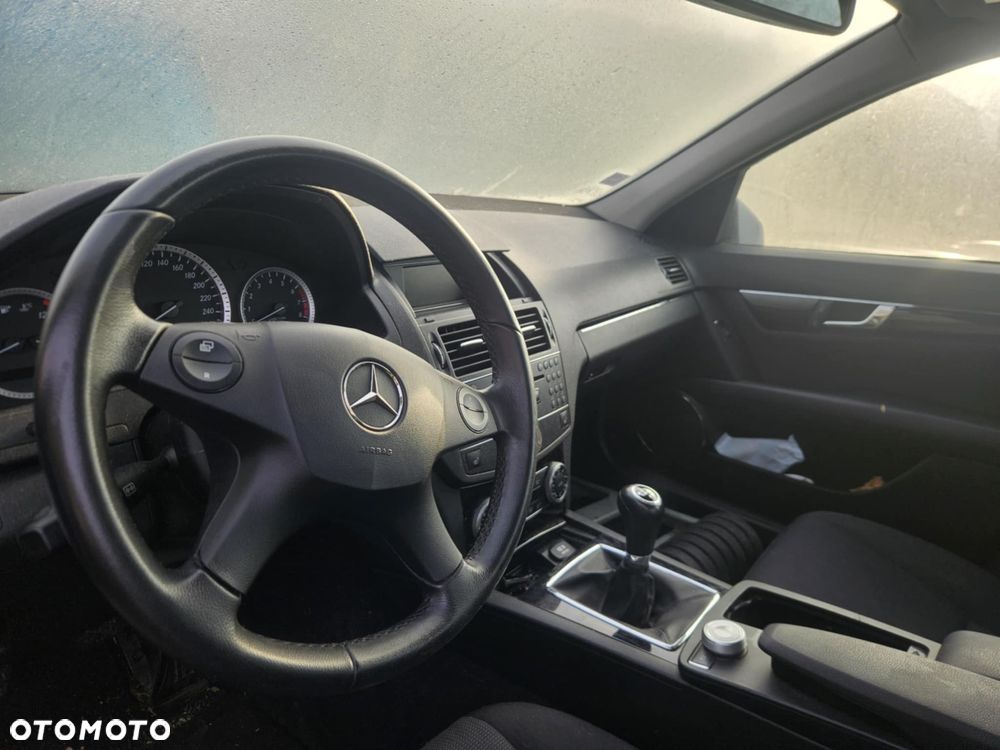 Mercedes-Benz Klasa C 180 Kompressor BlueEFFICIENCY - 3