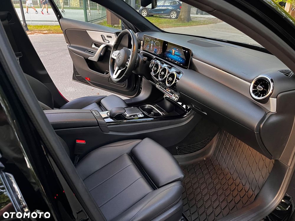 Mercedes-Benz Klasa A 220 4Matic 7G-DCT - 28