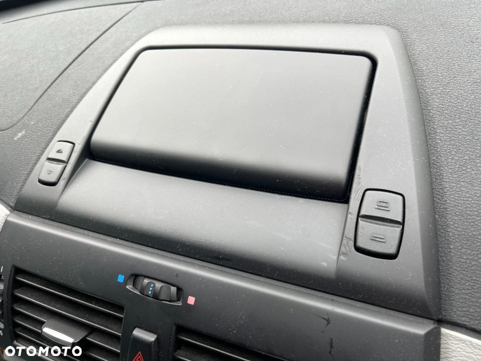 Winda monitor navi wyświetlacz Bmw e83 x3 super stan - 1