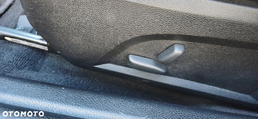 Ford Mondeo 1.8 Titanium X - 24