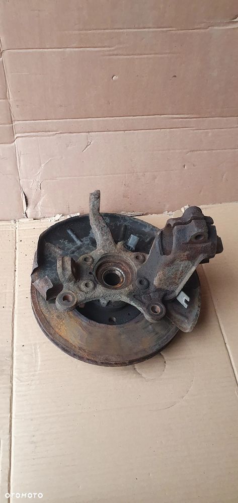 Zwrotnica piasta lewy przód VW Golf VI 6 Plus 1.6 TDI - 6