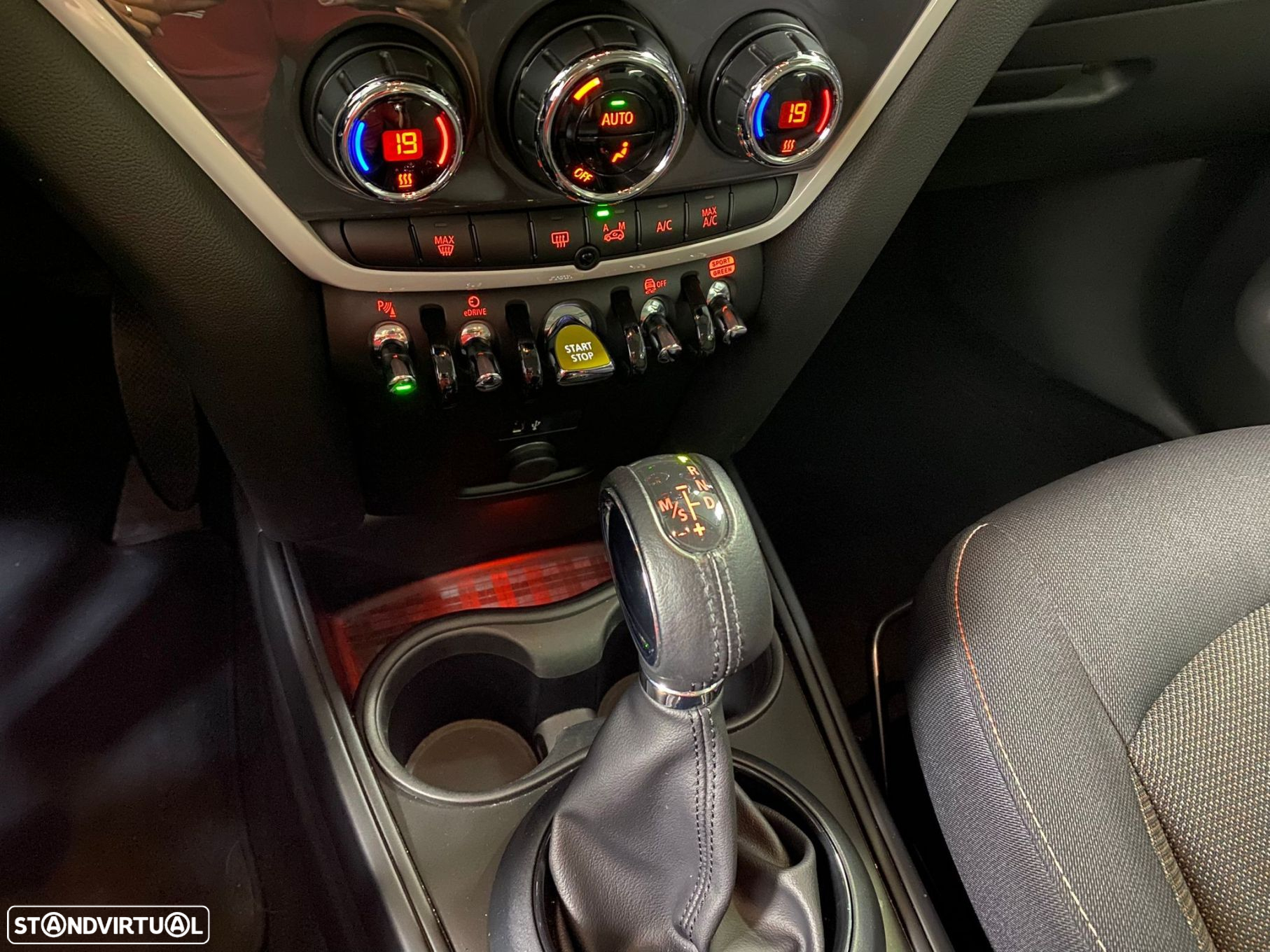 MINI Countryman Cooper SE ALL4 Auto - 17