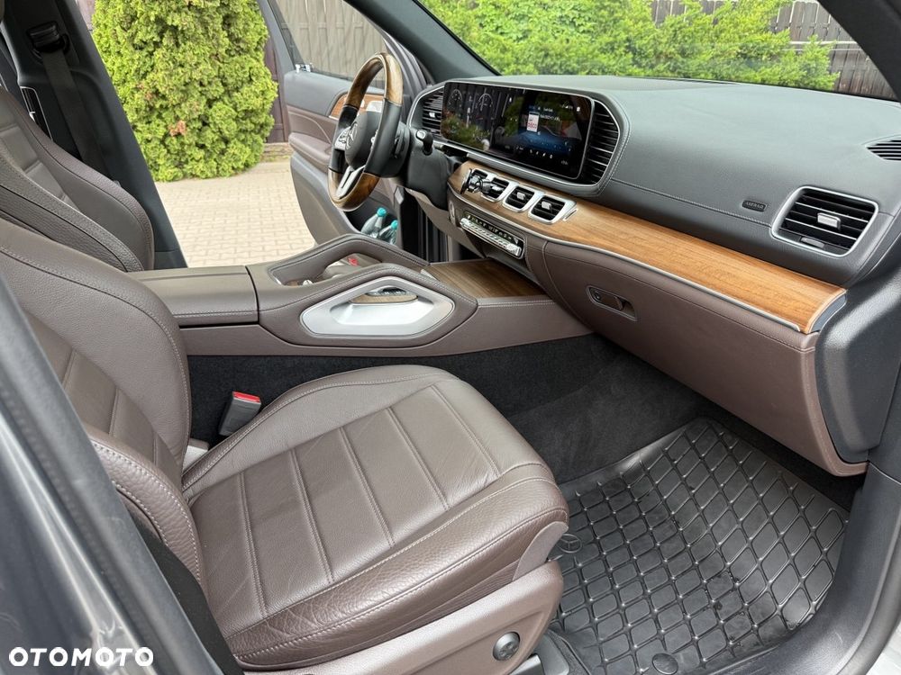 Mercedes-Benz GLS - 30