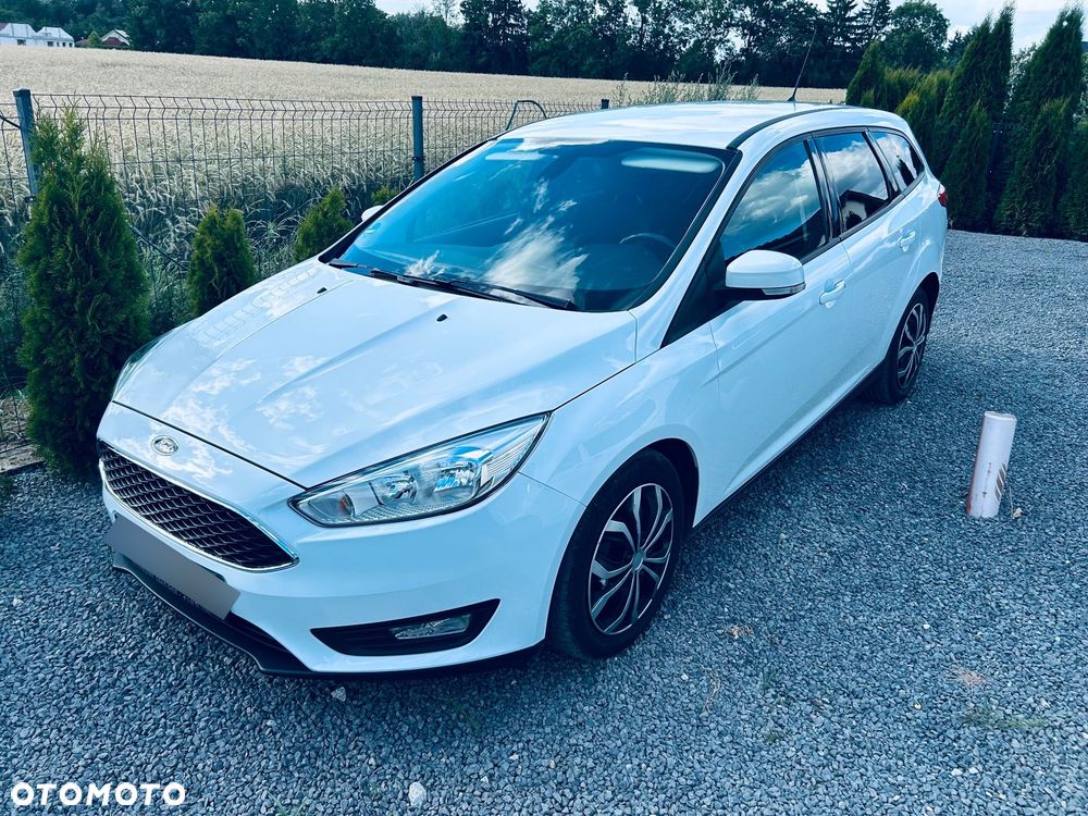 Ford Focus 1.5 TDCi Red Edition - 1