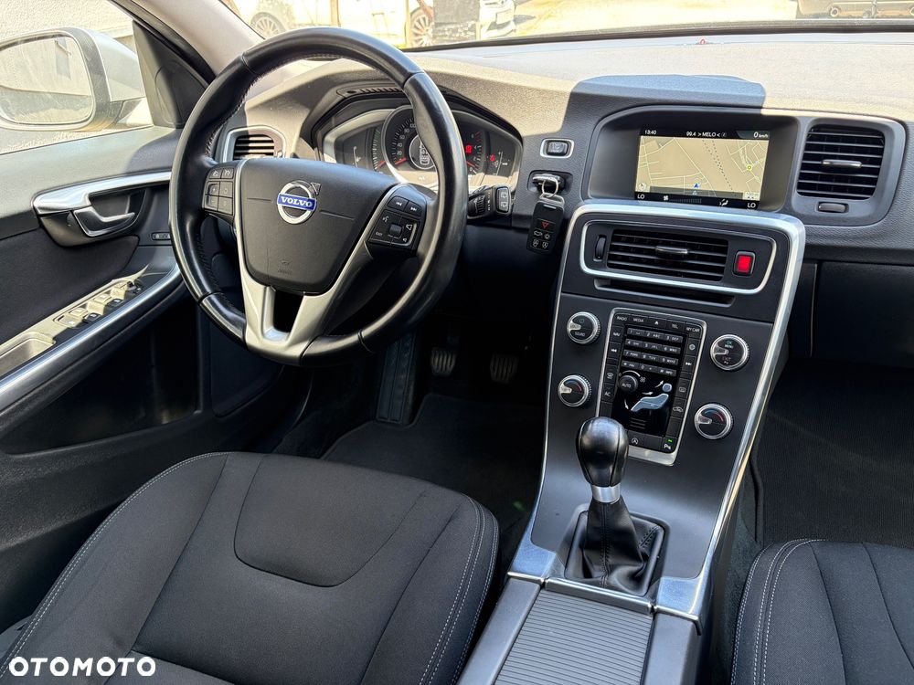 Volvo V60 D3 Momentum - 5