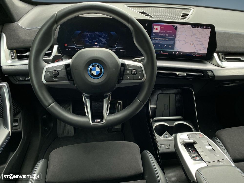 BMW iX1 eDrive20 Pack Desportivo M - 5