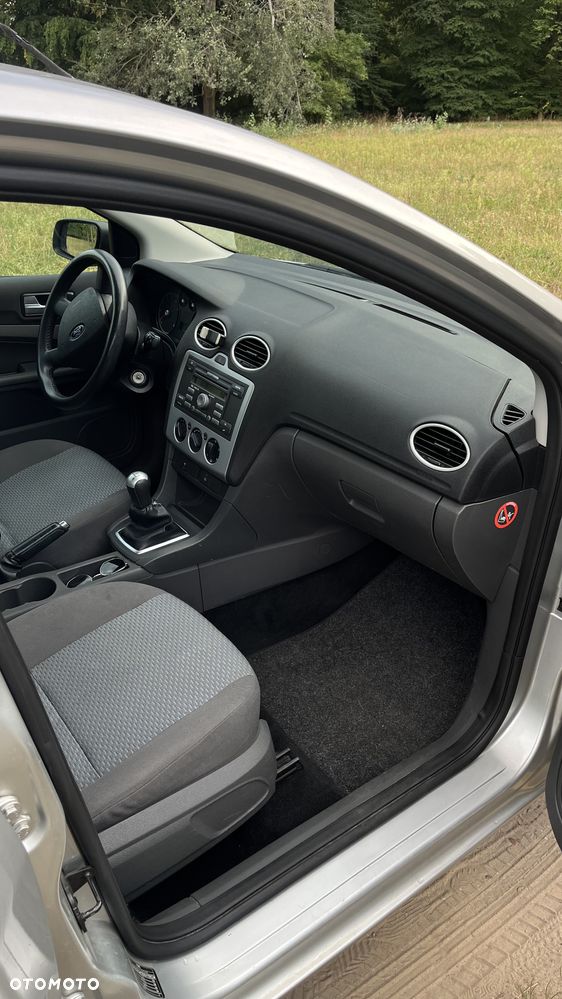 Ford Focus 1.6 16V Ambiente - 5