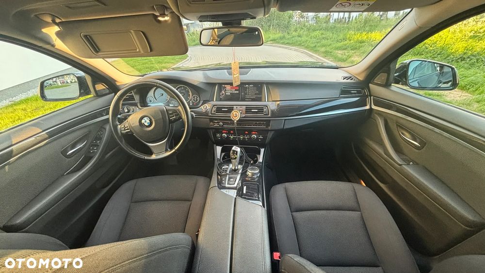 BMW Seria 5 530d xDrive Sport-Aut - 10