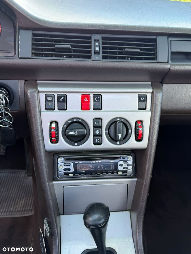 Mercedes-Benz W124 (1984-1993) - 19