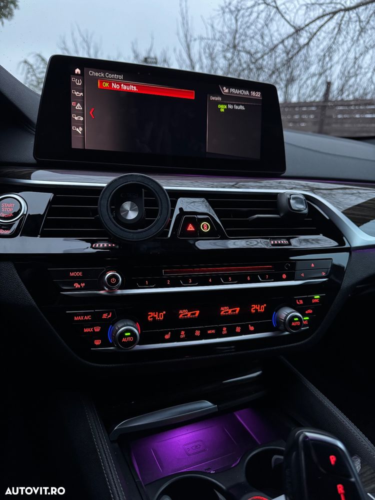 BMW Seria 5 520i Aut. Luxury Line - 17