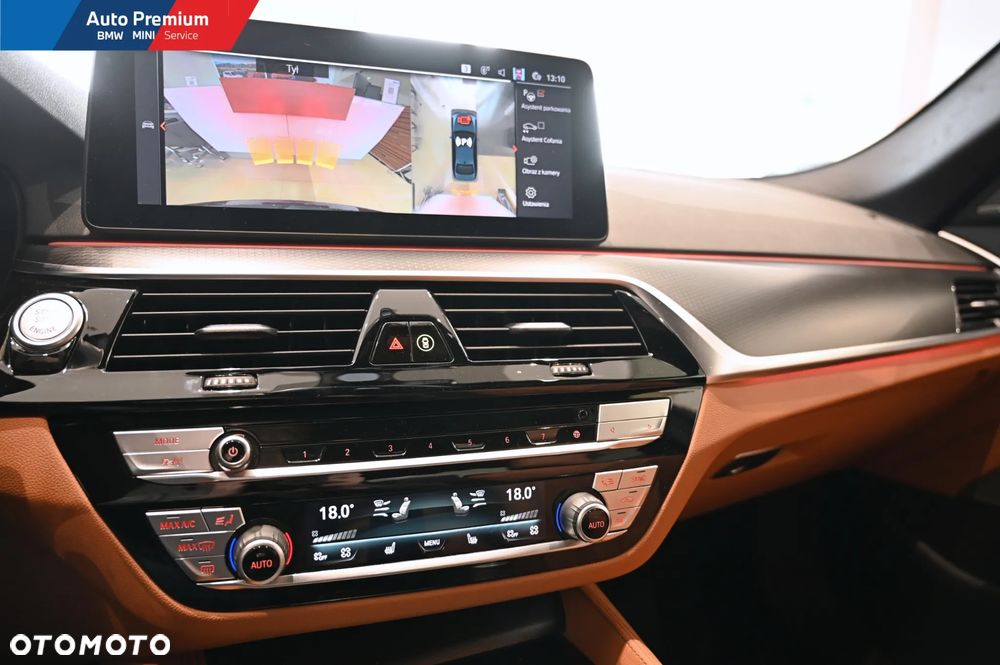 BMW Seria 5 540i xDrive - 10