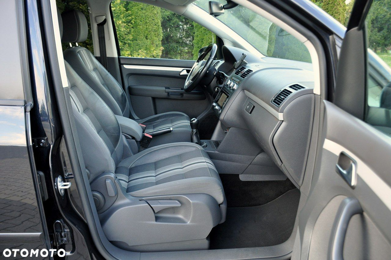 Volkswagen Touran - 17