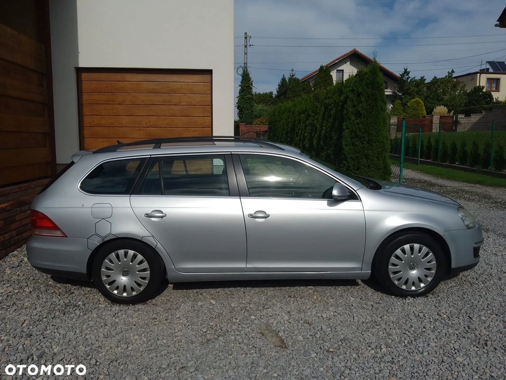 Volkswagen Golf - 6