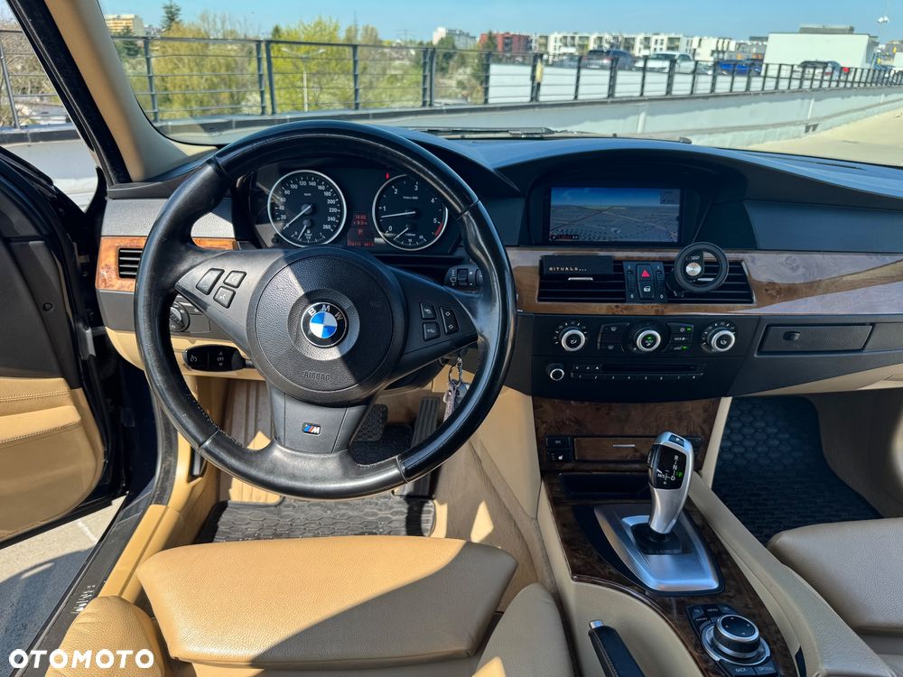 BMW Seria 5 525d Edition Exclusive - 12