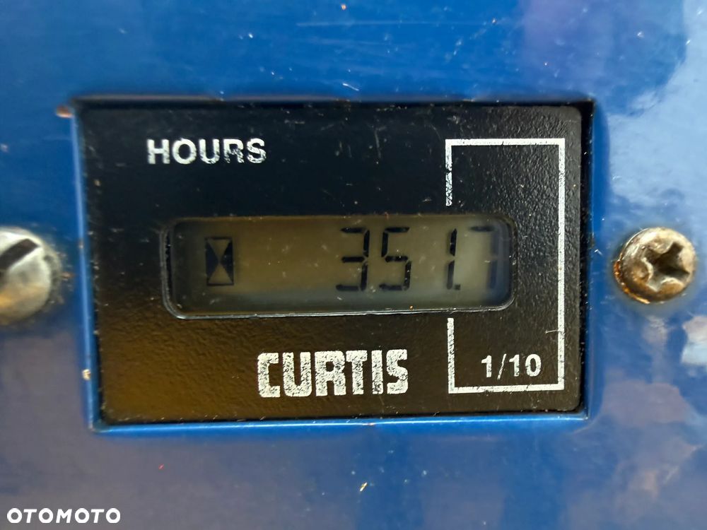 Kubota Canycon S100. Wozidło Gąsienicowe. Japońska Wywrotka w Pełni Hydrauliczna. Samo-załadowcza łyżka. Kiper Obrotowy! Silnik Kubota 3cylindry. Potężna moc. Szybka wolna jazda! Tylko 351 MTG. 2015rok prod. Ani deka luzów czy wycieków! Maszyna Sprowadzona z Norwegii z urzędu komunalnego. Używana raz do roku. Wielka Okazja! - 11