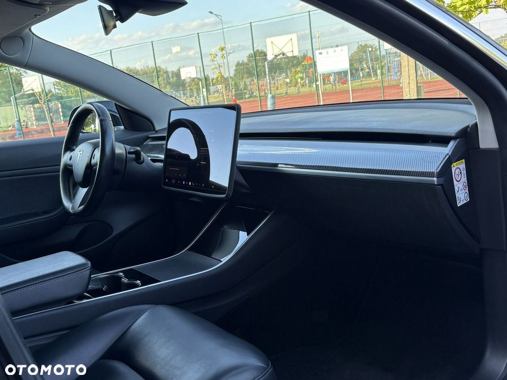 Tesla Model 3 - 14