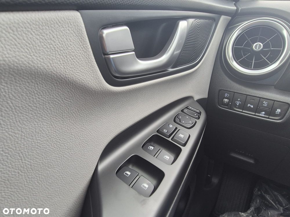 Hyundai Kona - 36