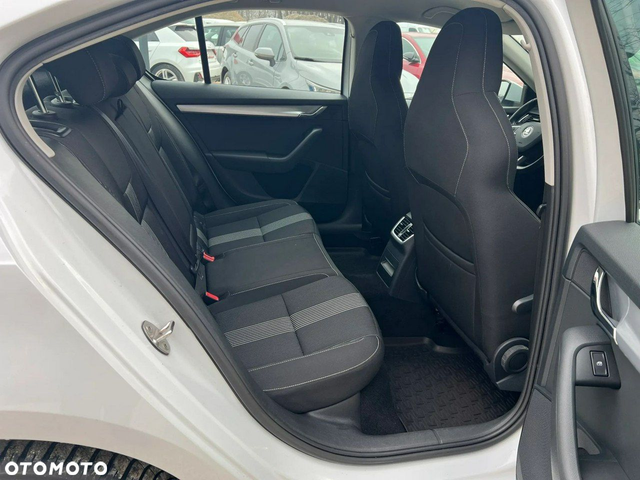 Skoda Octavia 1.6 TDI Ambition DSG - 4