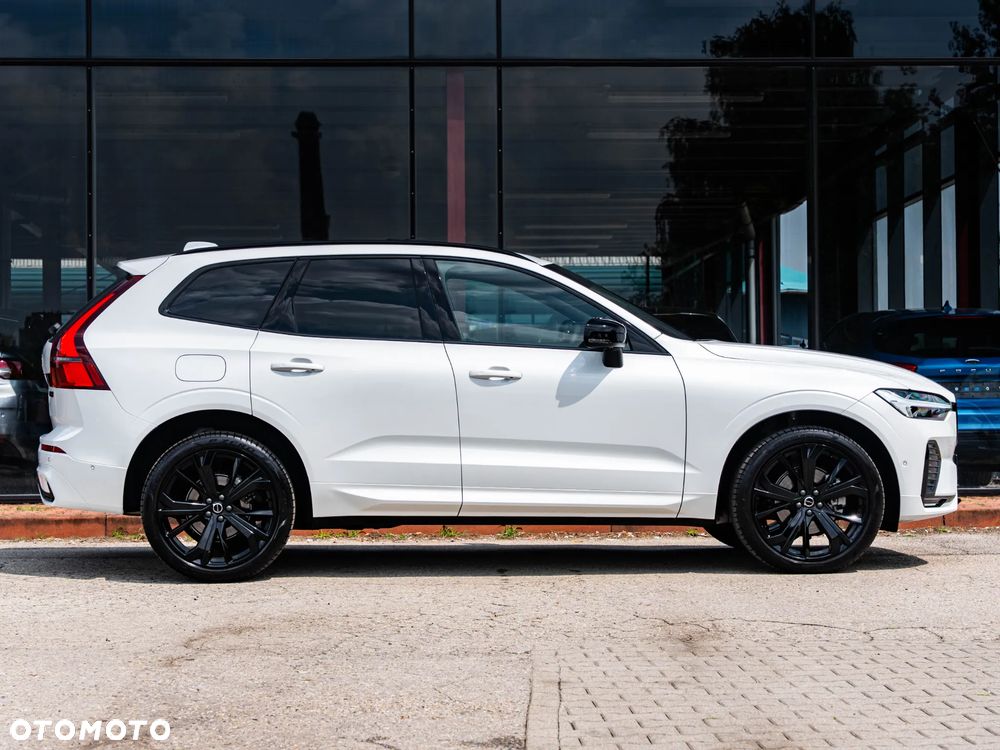 Volvo XC 60 B5 B AWD Plus Dark - 16