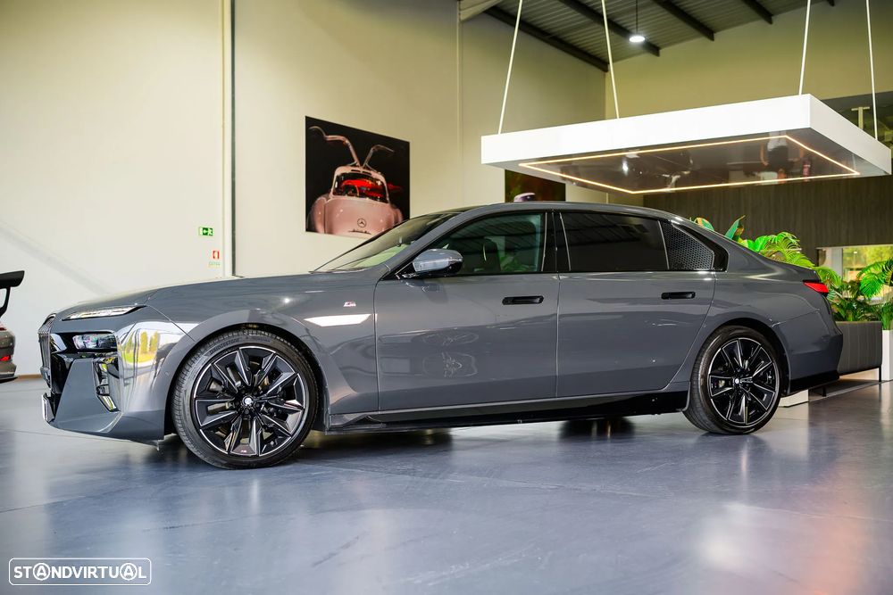 BMW i7 xDrive60 Pack Desportivo M Pro - 6