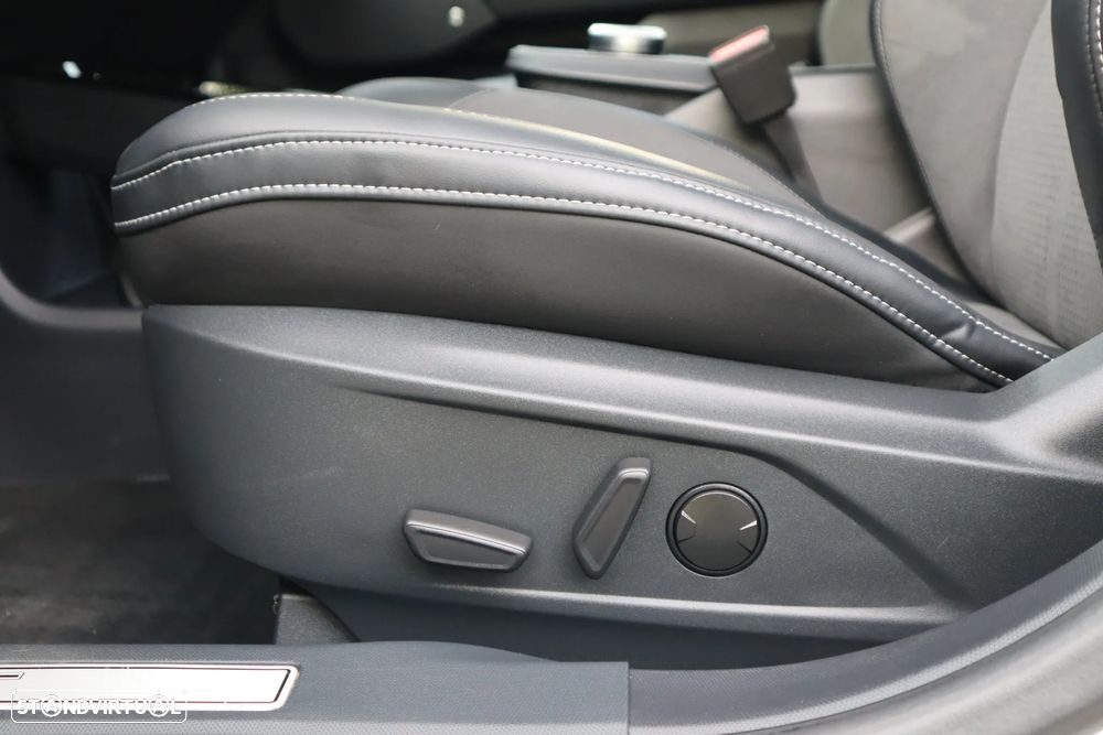 Ford Mustang Mach-E 98.7 kWh GT AWD - 25