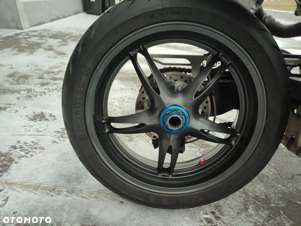 Triumph Speed Triple - 25