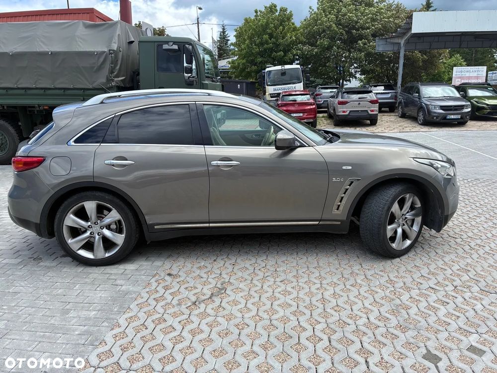 Infiniti Q70 3.0d S - 3