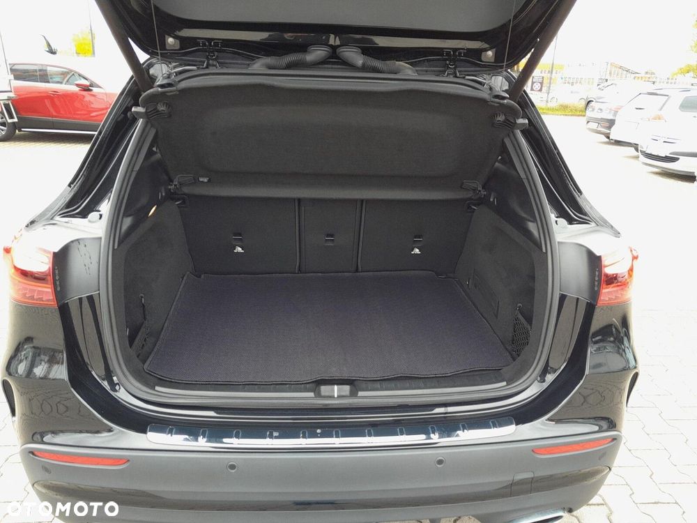 Mercedes-Benz GLA 200 4-Matic AMG Line - 12