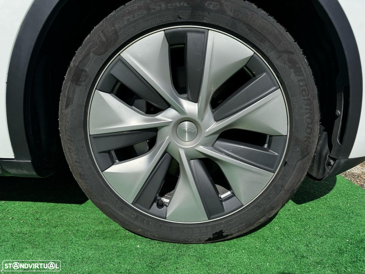 Tesla Model Y Long Range RWD - 8