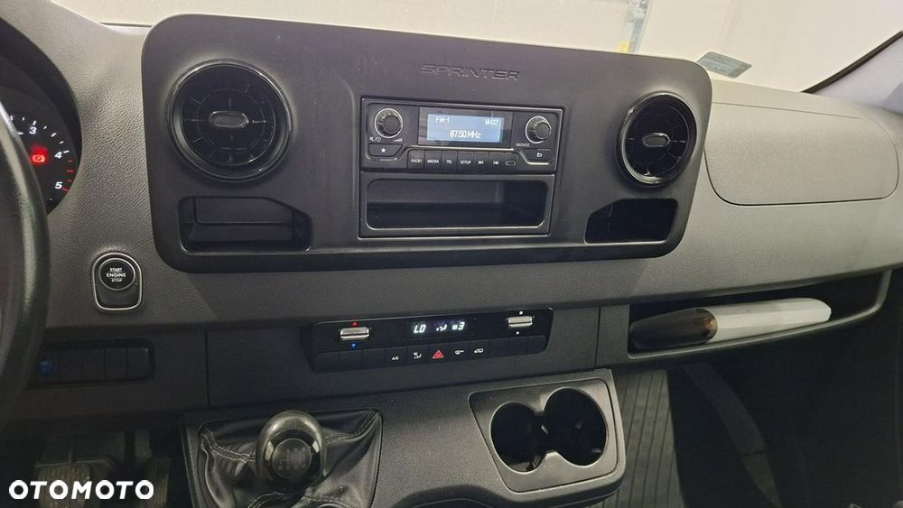 Mercedes-Benz Sprinter - 9